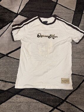 Boohoo Mens White T-Shirt with Brown Trim & Script Logo